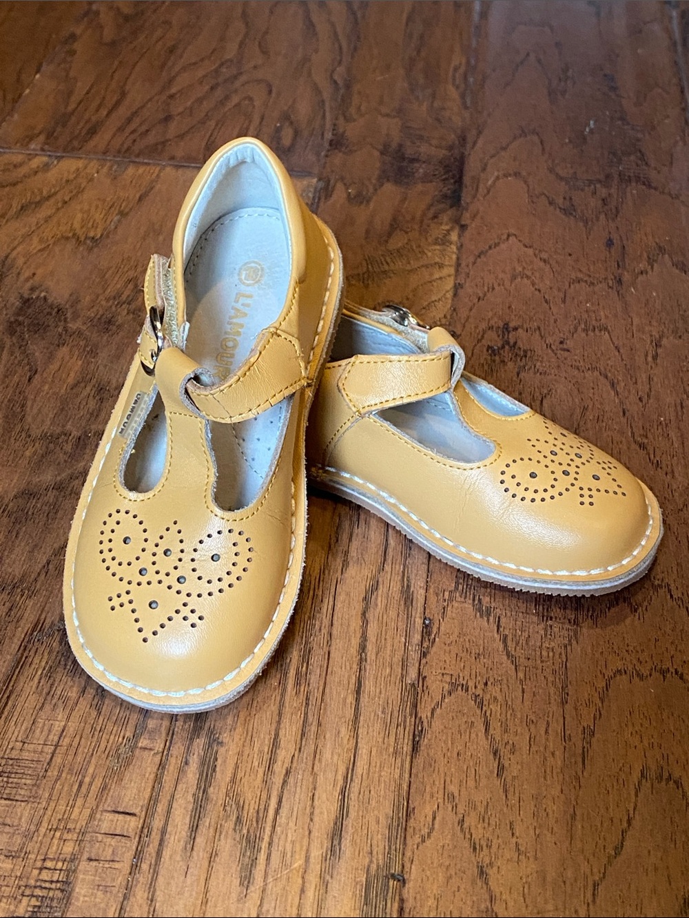 Lamour Ollie T-strap mary jane dress shoe. Size 10